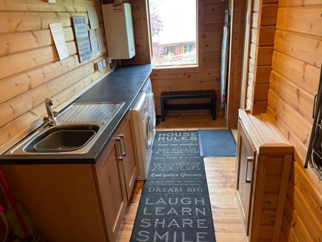 Luxury 3 Bedroom, 3 Bathroom Lodge With Hot Tub Llanbedr  Zewnętrze zdjęcie