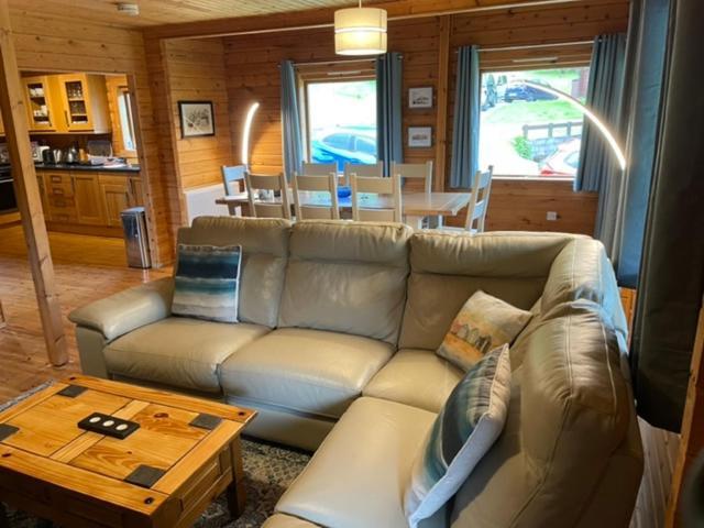 Luxury 3 Bedroom, 3 Bathroom Lodge With Hot Tub Llanbedr  Zewnętrze zdjęcie