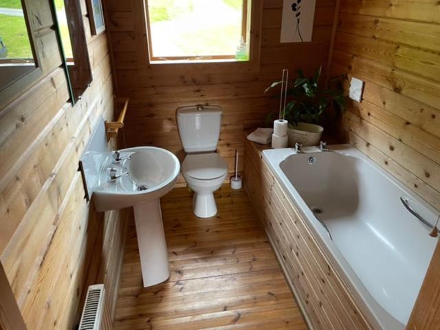 Luxury 3 Bedroom, 3 Bathroom Lodge With Hot Tub Llanbedr  Zewnętrze zdjęcie