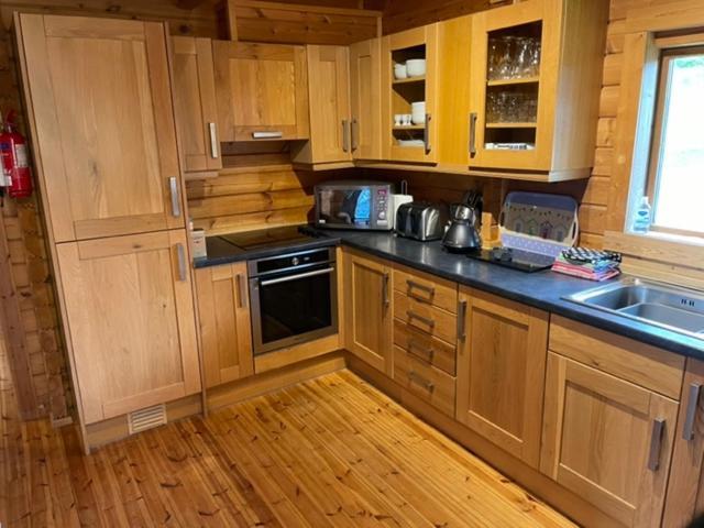 Luxury 3 Bedroom, 3 Bathroom Lodge With Hot Tub Llanbedr  Zewnętrze zdjęcie