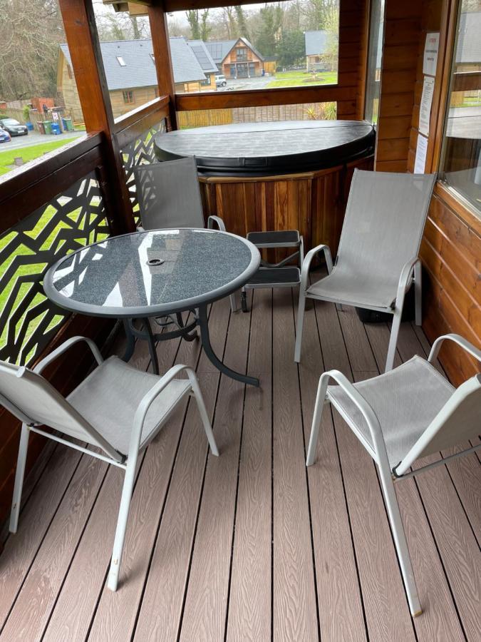 Luxury 3 Bedroom, 3 Bathroom Lodge With Hot Tub Llanbedr  Zewnętrze zdjęcie